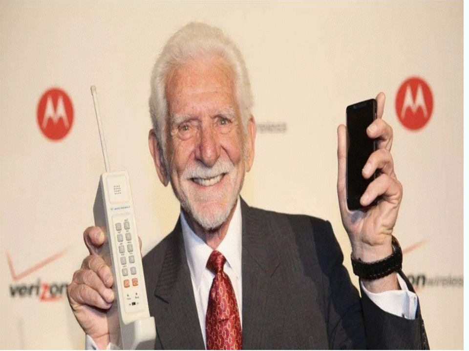 Primeiro celular do mundo completa 50 anos, era um Motorola e custava US$ 5 mil; veja fotos do ‘tijolão’